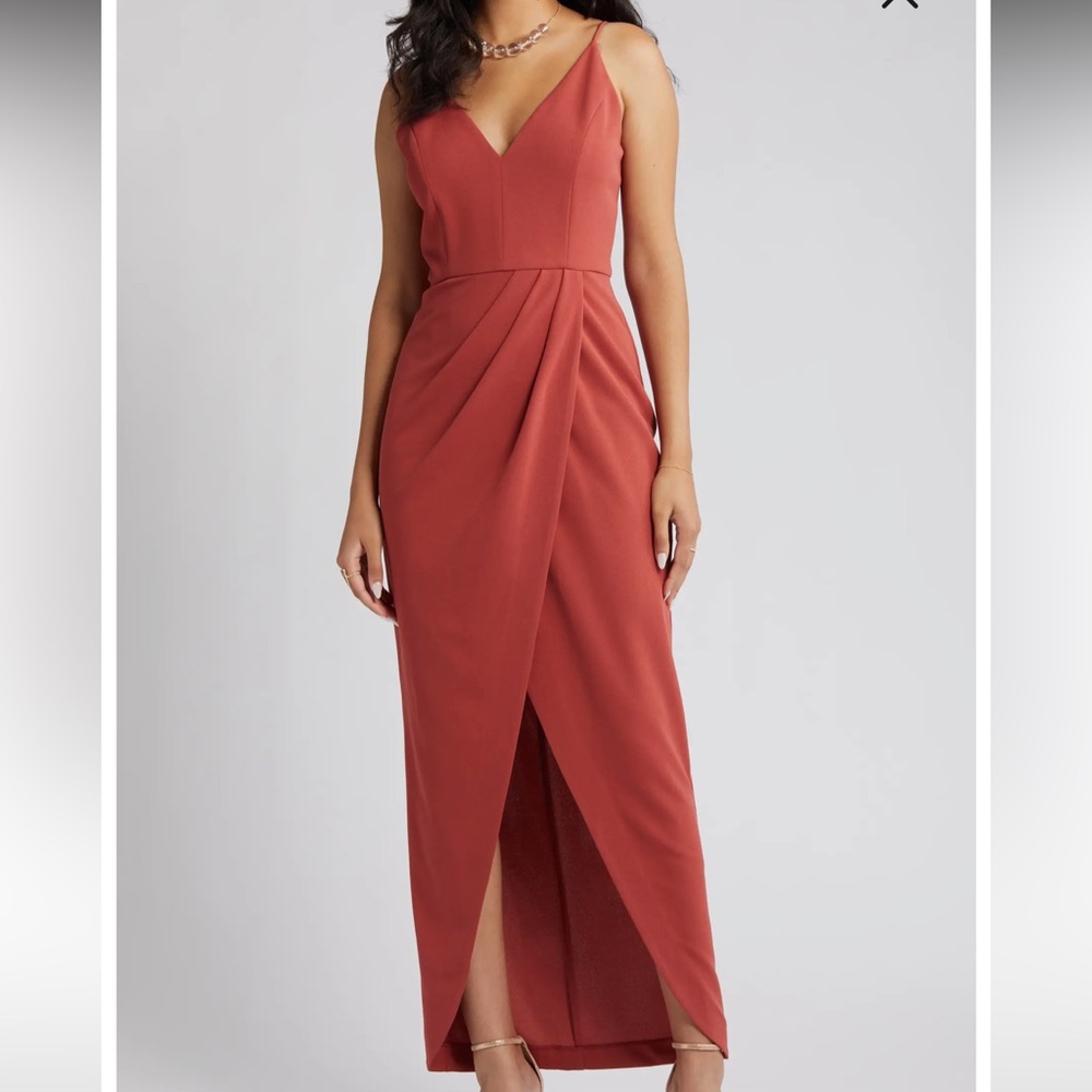 The Ines V-Neck Tulip Gown - XL